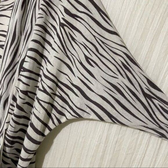 Open Front Cardigan Women’s Size Large NWT Zebra Print Top White/Gray - Picture 4 of 7